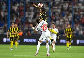 Nacional 0-0 Peñarol en vivo: el tricolor comenzó mejor el complemento, pero Mejía le ganó un mano a mano a Arezo