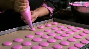 Resultado de imagem para fazendo macarons