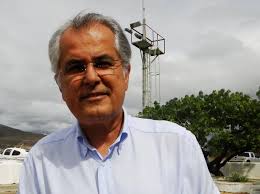 Com 53% dos votos válidos, Humberto Santa Cruz do PP foi eleito prefeito de de Luís Eduardo Magalhães, no extremo-oeste da Bahia. Em segundo lugar, ficou o ... - Humberto-do-PP