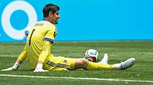 Thibaut Courtois offers injury update to somewhat ease Real Madrid fans