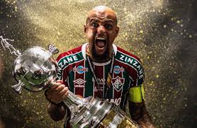 Fluminense parabeniza Felipe Melo e destaca feitos de ex-jogador no Clube