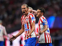 Joan García salva, a bocajarro, tras un latigazo de Marcos Llorente