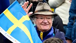 Schwedische Royals: Prinzessin Estelle übergibt Opa König Carl Gustaf ein besonderes Geschenk