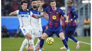 El Alavés cumplió con el plan de Coudet a medias