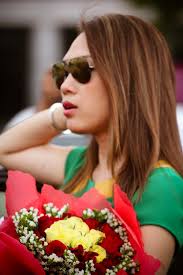 Những bó hoa tươi thắm dành tặng cho Mỹ Tâm nhân dịp cô hát tại Đà Nẵng - 1367229400-2