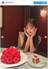 藤田ニコル、結婚2周年！帝国ホテルで豪華ディナー＆指輪キラリ✨ - Imagen principal del artículo