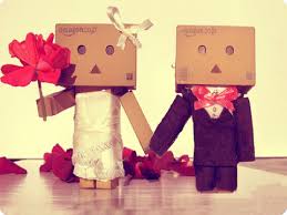 Résultat de recherche d'images pour "bonhomme en carton amazon"