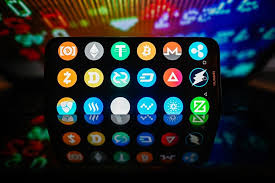 Crypto Market Outlook 2025: Institutional Interest Rises Amid Regulatory Shifts