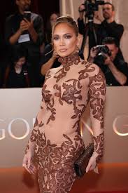 Jennifer Lopez usa look arrasador para o Globo de Ouro 2026