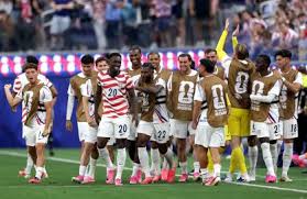 Com gols "brasileiros", Estados Unidos goleiam Paraguai em estreia na Copa