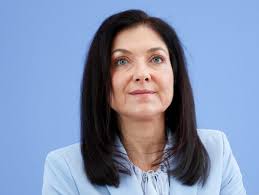 (S+) Katherina Reiche: Wirtschaftsministerin ließ Dutzende dienstliche E-Mails durchleuchten