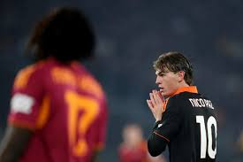 Fabregas jokes about benching Nico Paz: ‘Not good enough’