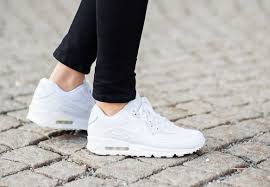 Resultado de imagen para zapatillas casual mujer blancas