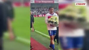 Marquinhos, Luis Enrique et Luis Campos rendent hommage à Éric Roy avant le coup d'envoi de Brest-PSG — L'Équipe
