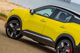 日産「"新型"小さな高級SUV」まもなく登場へ！ 「先行予約」もすでに開始か？ 全長4.3mボディにクラス超え「上質インテリア」採用した「新型キックス」販売店の状況は？