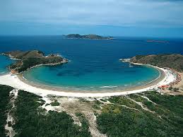 Resultado de imagem para cabo frio praia do peró visto de cima imagens