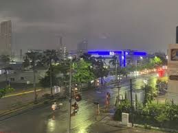 Alertan por lluvias fuertes en Mazatlán; reportan precipitaciones en varios sectores