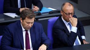 Bundestag debattiert Haushalt 2026: Merz kontert Chrupallas Kritik - Imagen principal del artículo