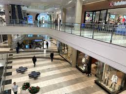Vacant SF mall could house data center, AI exhibit, and offices