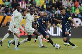 Com um a mais, Brasil é dominado pela França, perde e amplia pessimismo para Copa