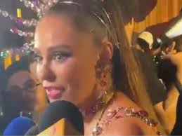 Paolla Oliveira diz ser 'louca' por Diogo Nogueira e elogia Virginia no carnaval do Rio
