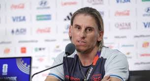 Tiene Beccacece, DT de Ecuador, apoyo ‘felino’; Marino y Campagnuolo, sus asistentes