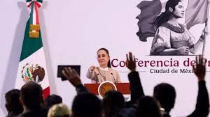 Cuestionan efecto de conferencias de Sheinbaum en medio de críticas y desmentidos