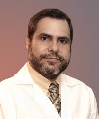 Dr. Gilberto Vargas. Especialidades: Catarata e Cirurgia Refrativa. • Graduado em Medicina pela Universidade de Passo Fundo – UPF em 1983 - dr-gilberto1