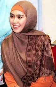 Hasil gambar untuk jilbab terbaru