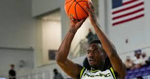 Five-Star Plus+ SG Caleb Holt commits to Arizona