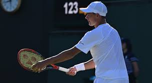 Kamil Majchrzak avanza en Wimbledon: Análisis y predicciones del próximo partido - Imagen ilustrativa del artículo