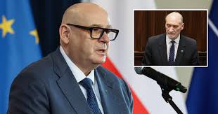 Zgorzelski zaskoczył głosowaniem w sprawie Macierewicza. Wydał oświadczenie
