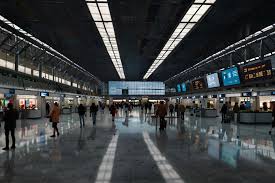 Thousands of Passengers Suffer Across US as Alaska, American, Delta, SkyWest and Other Airlines Face 95 Cancellations and 3,332 Delays in New York, Phoenix, Seattle, Minneapolis, San Diego and More