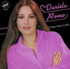 Resultado de imagen para letra de la cancion quiero amanecer con alguien de daniela romo