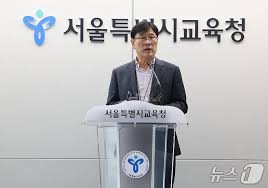 류근