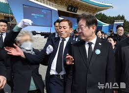 Lee Jae-myung Confronted by Bereaved Families at West Sea Defense Day Ceremony Amidst Cold Snap