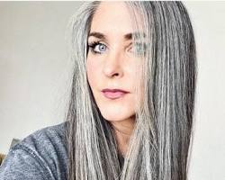 Image de Sleek and Straight Long Grey Hair