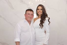 Amado Batista: Esposa Quebra o Silêncio Sobre Ciúmes e Crises! - Imagen principal del artículo