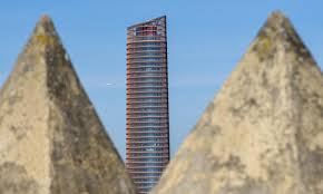 Torre Sevilla, el rascacielos que ‘salvó’ CaixaBank tras absorber a Banca Cívica