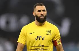 بنزيما يعلق على شائعات تورطه في تعيين مدرب ريال مدريد الأسبق في الاتحاد