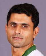 Also known as Abdur Razzaq. Playing role Allrounder. Batting style Right-hand bat. Bowling style Right-arm fast-medium. Abdul Razzaq - 150143.1