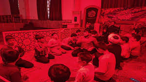 برپایی محفل سوگواری دهه اول فاطمیه در محله شهر قائم قم