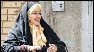 نگاهی به چیدمان شاهانه و مجلل منزل «بهاره رهنما» / از مبلمان مدرن و پرده‌های اعیانی تا ویوی ابدی و کتابخانه و تابلوهای هنری