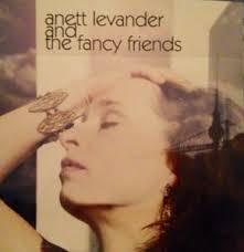 „Eine facettenreiche Stimme eingebettet in akustischem Bandsound - so klingen Sängerin Anett Levander und ihre Band The Fancy Friends. - Fancy2009