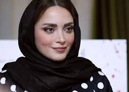 زمان عکس گردی|تصویری جالب از بهنوش طباطبایی در کنار یک حیوان غول پیکر