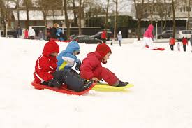 Resultado de imagen de TRINEOS NIEVE NIÑOS