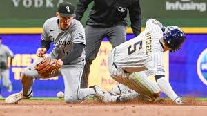 Brewers Defeat White Sox Behind Murakami Homer and Aggressive Baserunning