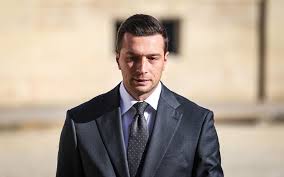 « À Jordan de s’expliquer » : la campagne de Marine Le Pen percutée par des propos antisémites attribués à Bardella — Le Parisien