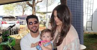 Rafa Kalimann mostra fotos de sua filha de 7 meses em Barretos
