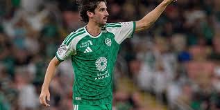Francisco Trincão estreia-se a marcar com golaço em goleada caseira do Al-Ahli Jeddah